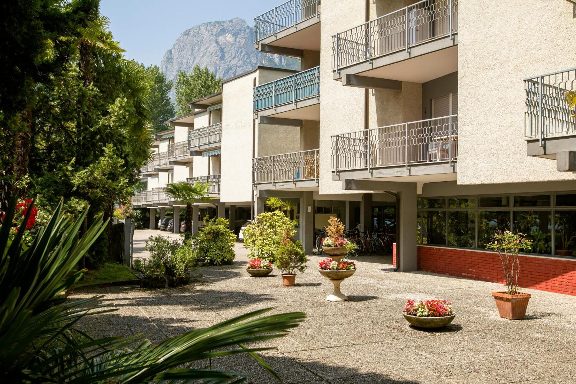 Riva Lago E Spiaggia Apartment 2 - Happy Rentals Extérieur photo